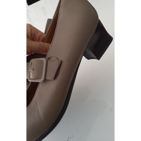 Womens leather Mary Jane style block heel Made in USA size 10 comfort bone color - Picture 10 of 10